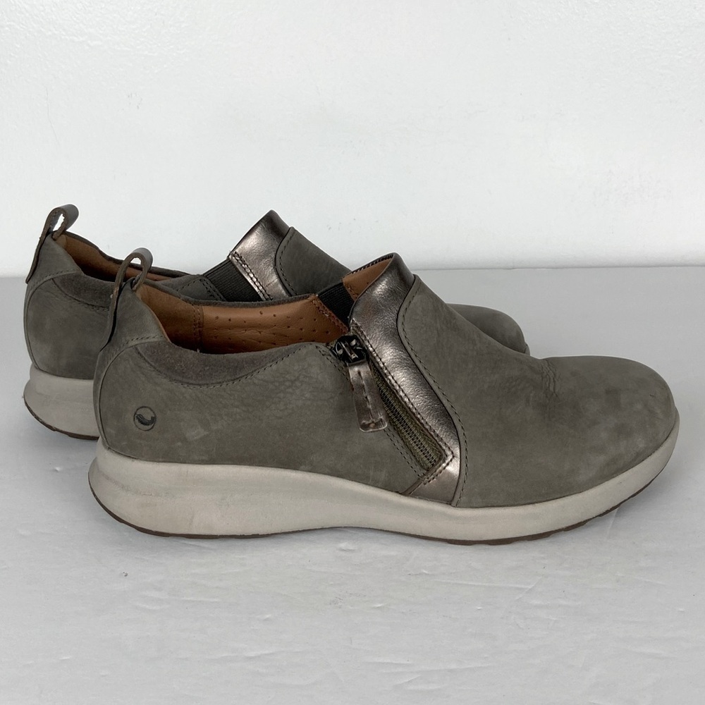 Clarks Un Adorn Zip Women's Shoes Size 8.5 Suede Gray Nubuck Lifestyle Sneakers‎